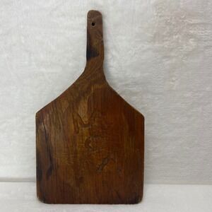 VTG Wooden "Mom" Cutting Board Hand Carved Rustic Kitchen‎ Unique Old Well Used